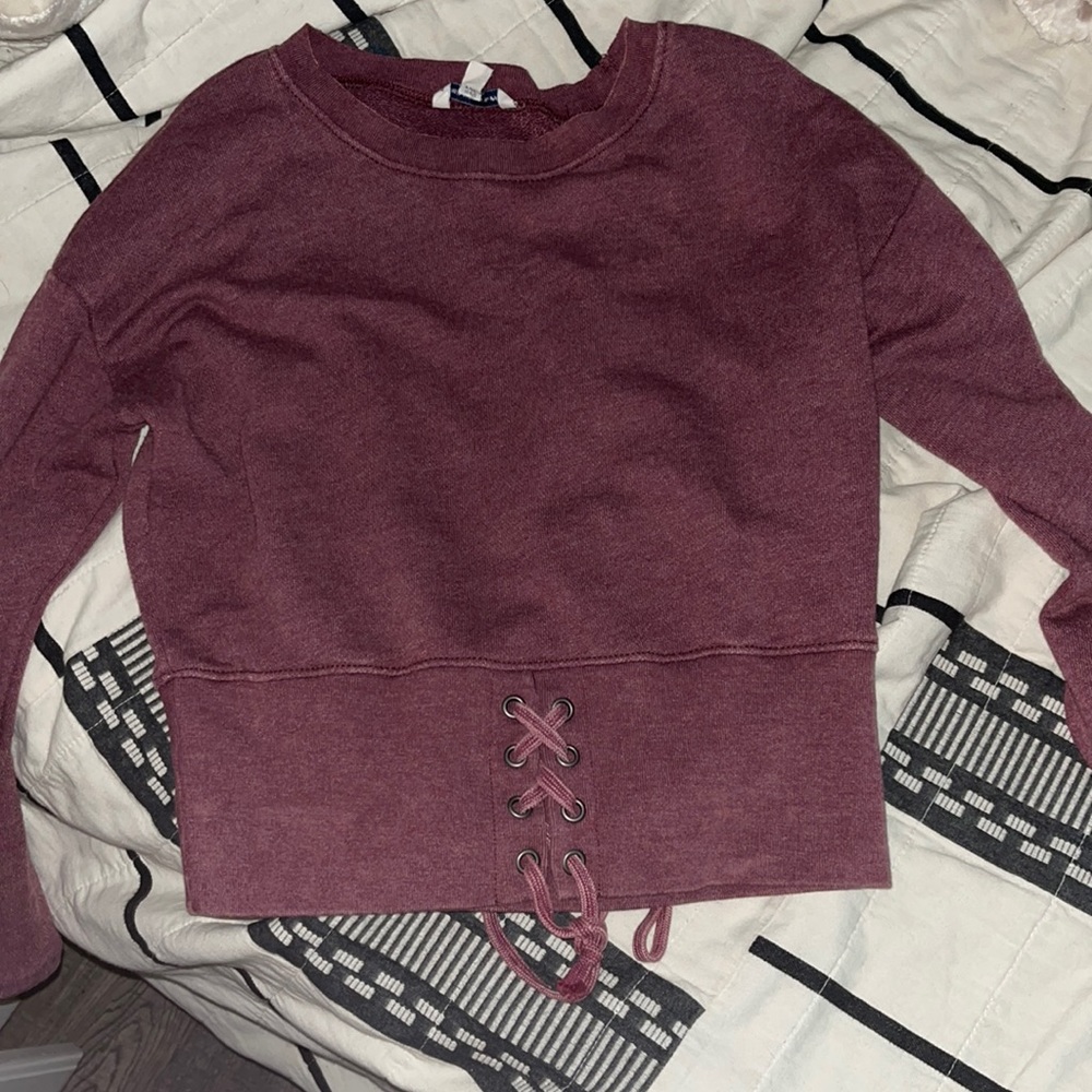 Maroon cute slightly short sweater